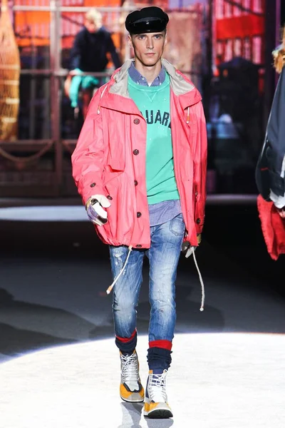 Look 4